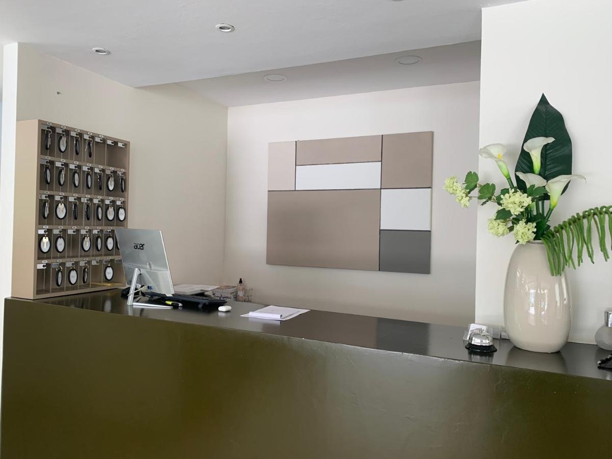 Hotel Carmen Riccione Dış mekan fotoğraf