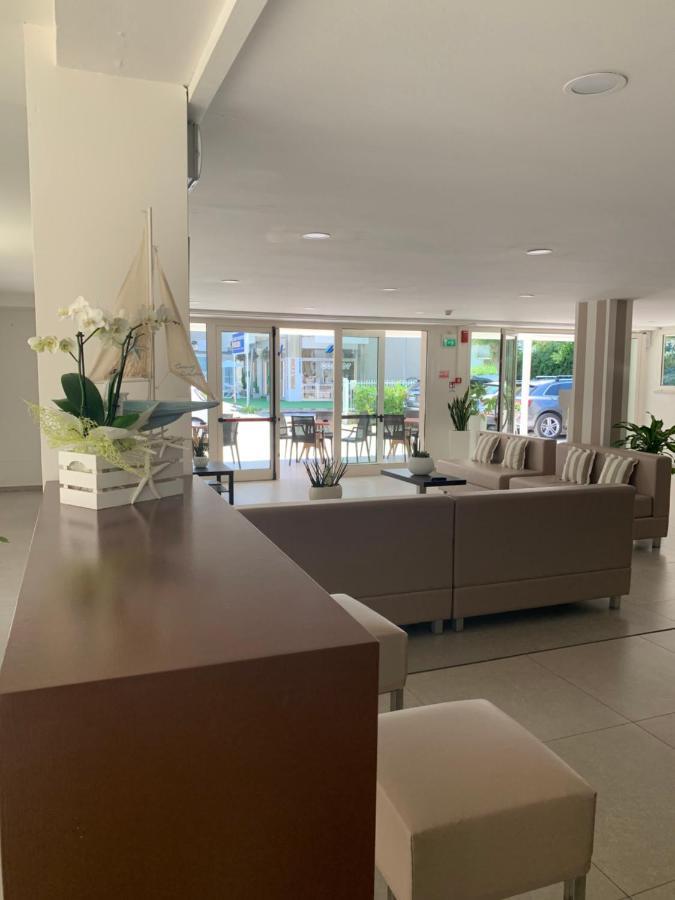 Hotel Carmen Riccione Dış mekan fotoğraf