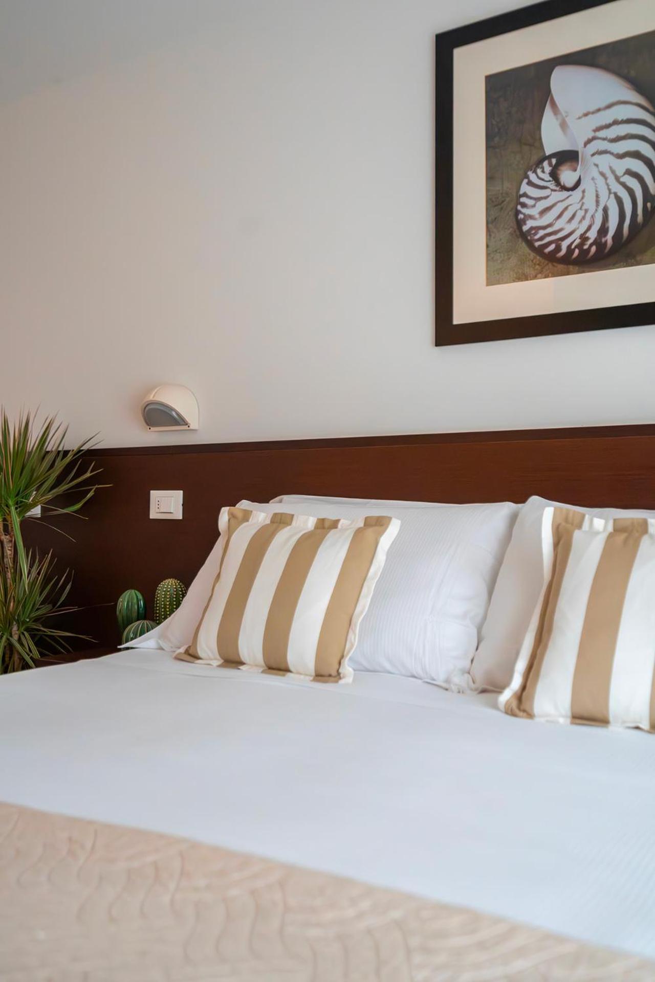 Hotel Carmen Riccione Dış mekan fotoğraf