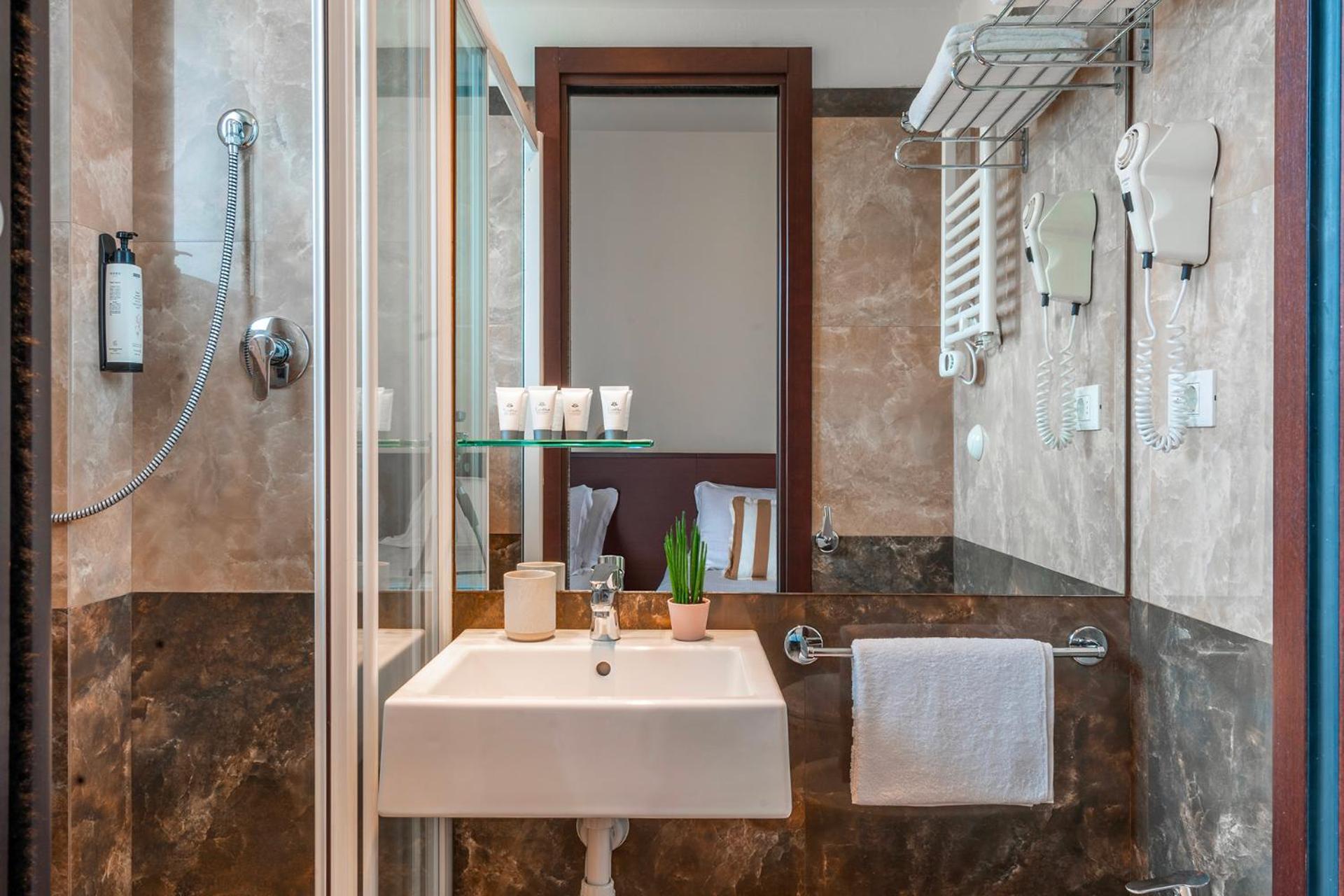 Hotel Carmen Riccione Dış mekan fotoğraf